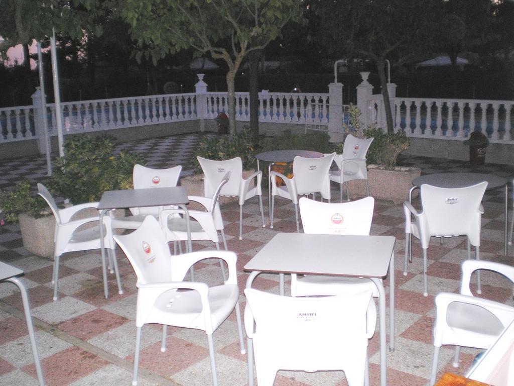 Camping Cubillas Кубильяс-де-Санта-Марта Экстерьер фото