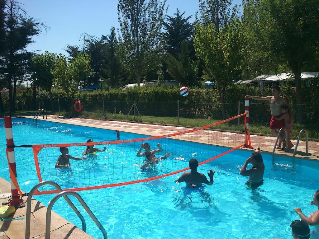 Camping Cubillas Кубильяс-де-Санта-Марта Экстерьер фото