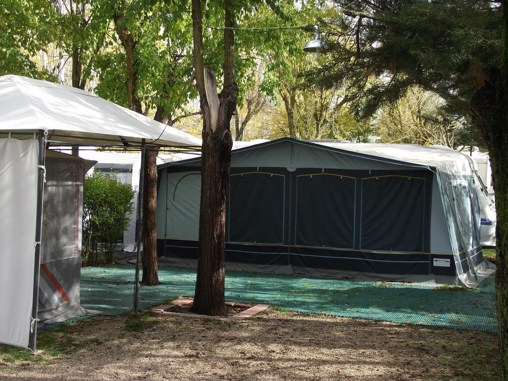 Camping Cubillas Кубильяс-де-Санта-Марта Экстерьер фото
